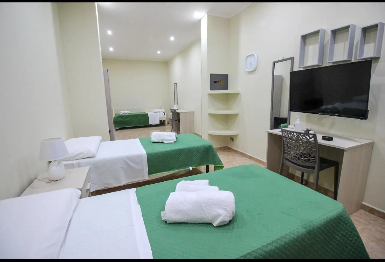 Anthony Apartments Central Station Palermo Guest house