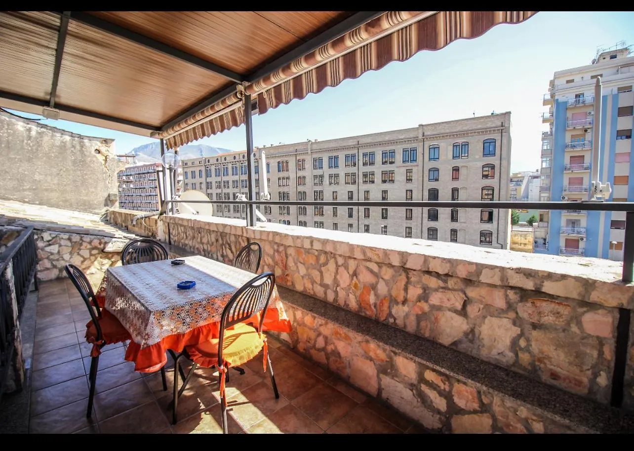 Guest house Anthony Apartments Central Station Palermo Italy