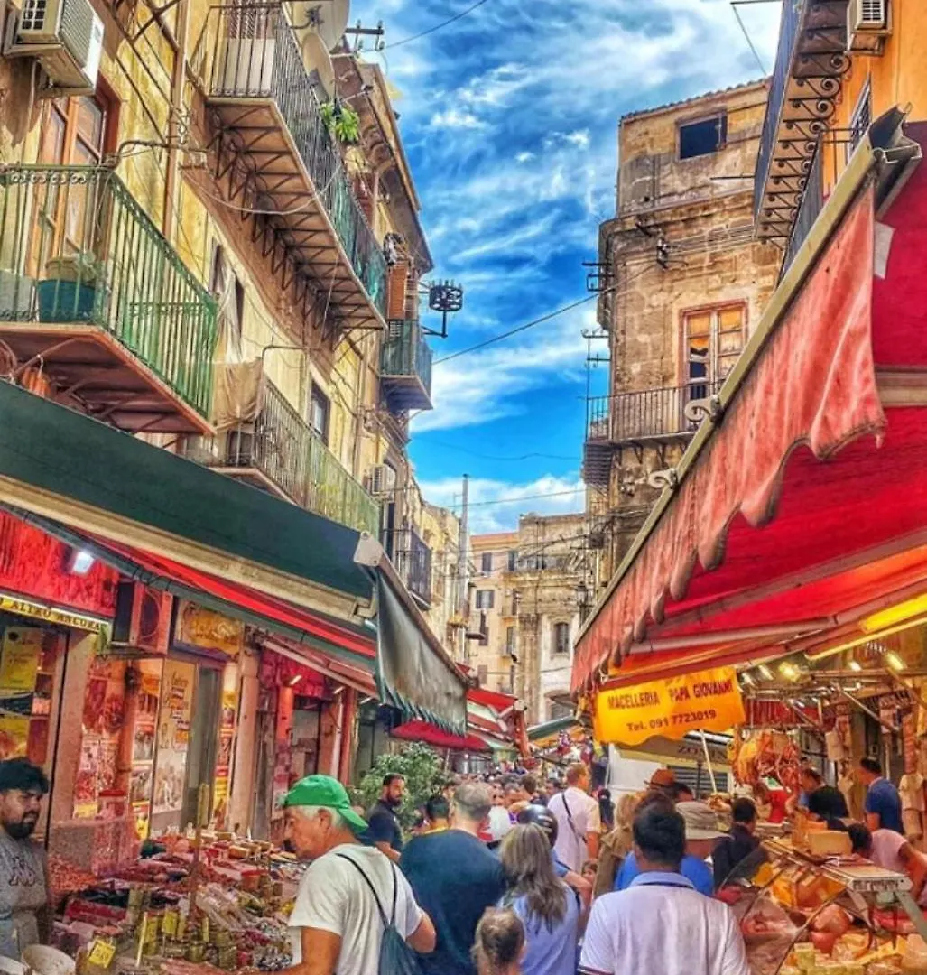 Anthony Apartments Central Station Palermo Italy